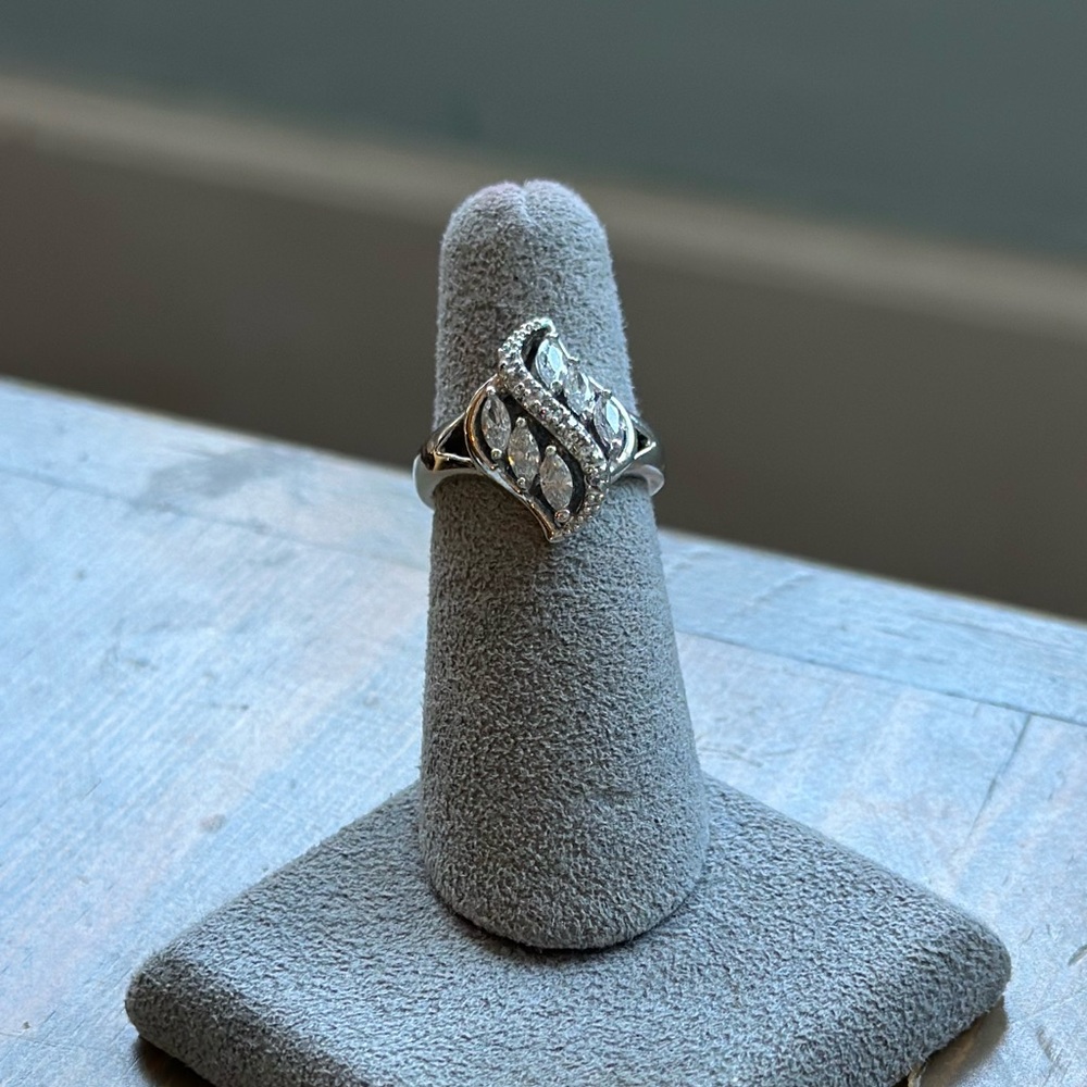RSC RSCovenant Silvertone CZ/ Crystal Cocktail Ring size 6.5